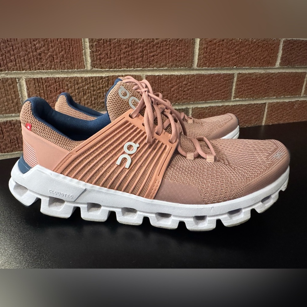 On Cloud On Running Cloud Tech Swift Running Shoes In Blush 40 Euro 8.5 Women